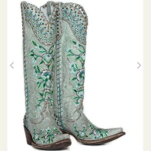 ISO: DOUBLE D RANCH - almost famous limited edition “moon glow”?